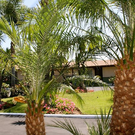 Palm Tropics Motel Glendora Exterior photo
