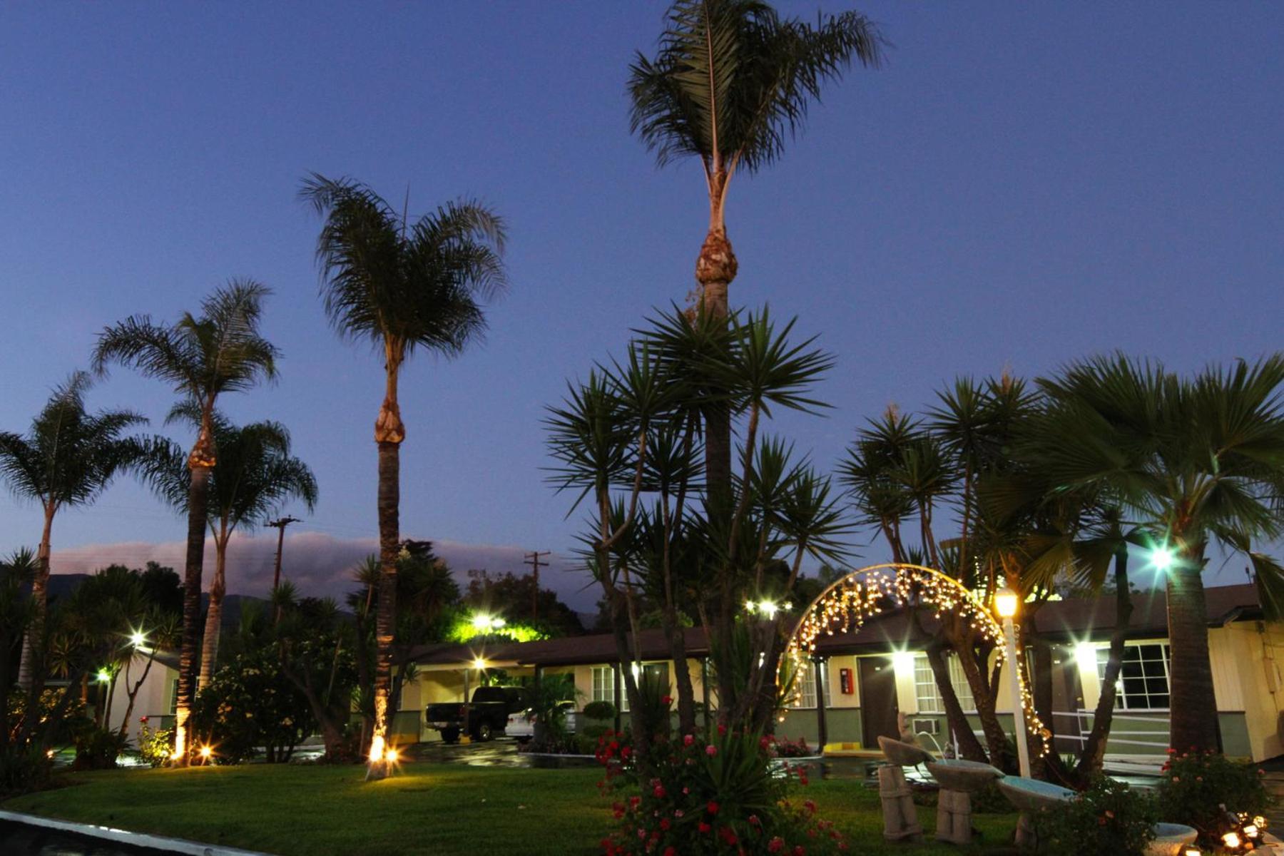 Palm Tropics Motel Glendora Exterior photo